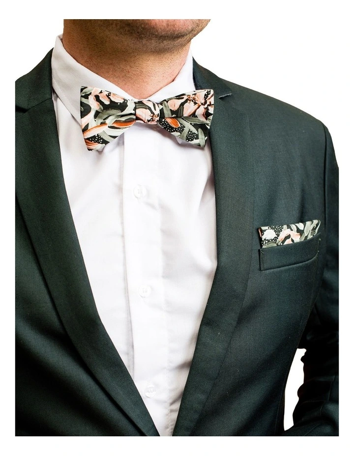 Protea Bow Tie Gift Set in Green