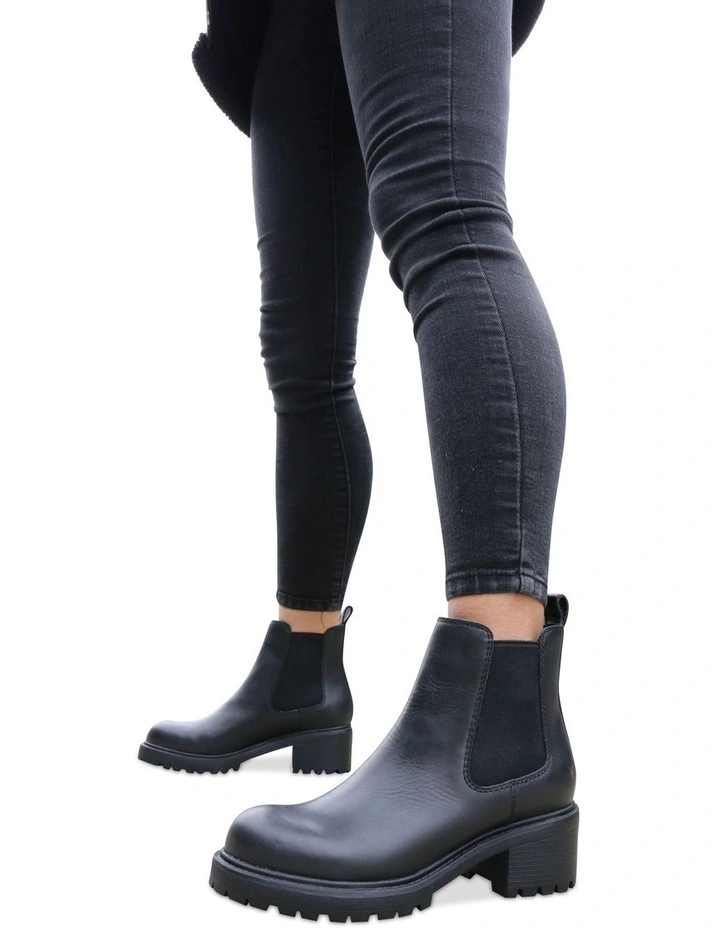 Thrills Black Leather Heeled Chelsea Boot