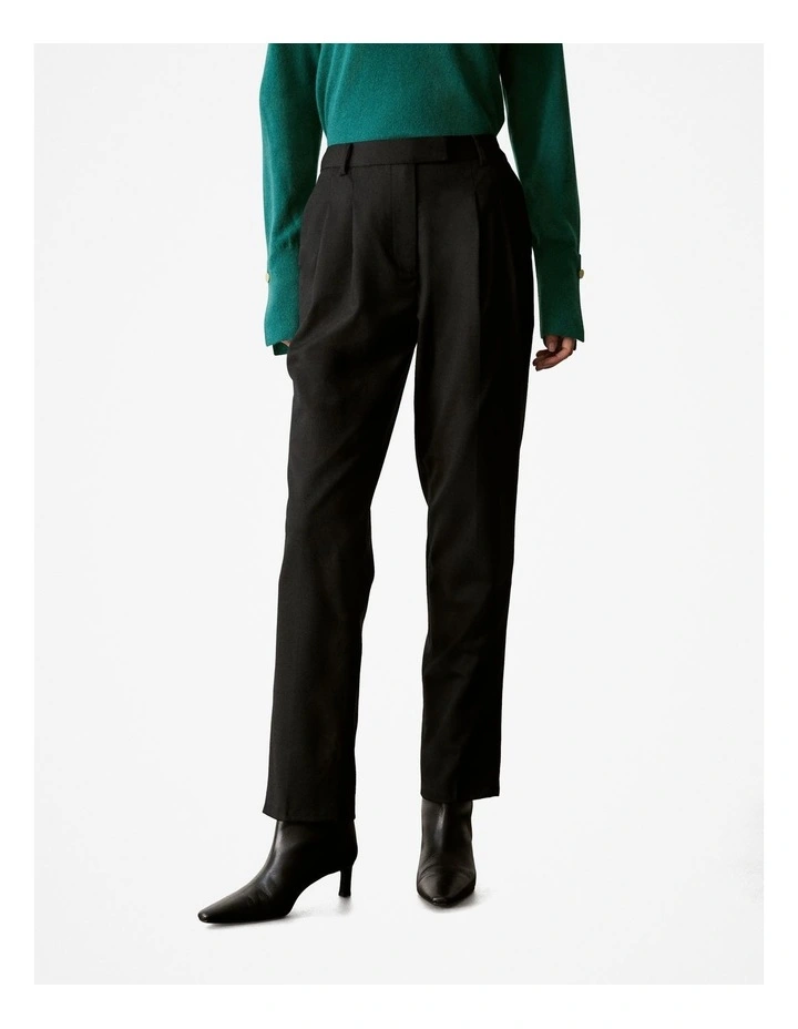 Stretch Wool Pleat Front Pant in Black