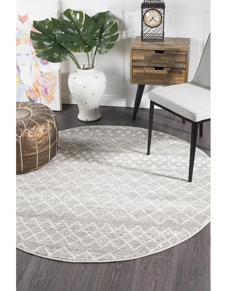 Oasis Selma Tribal Round Rug in Silver
