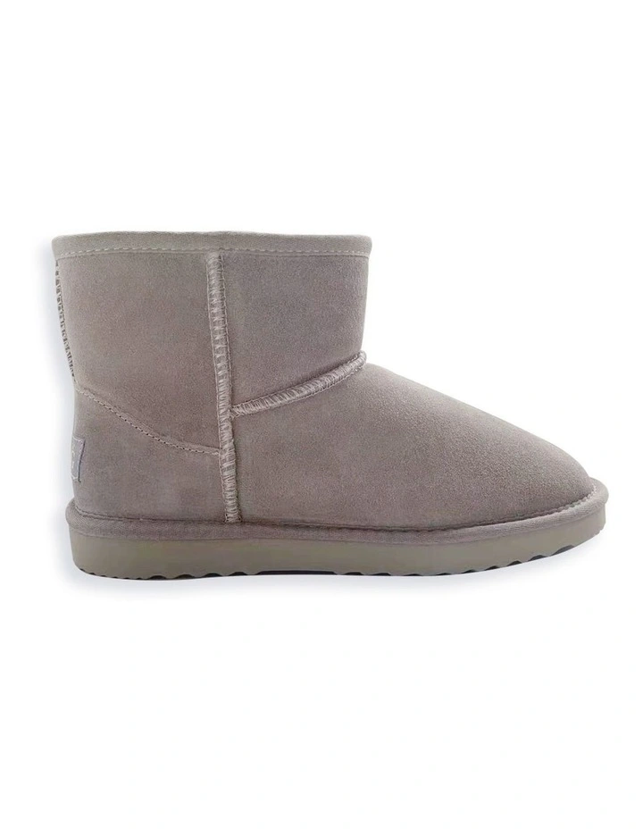 Women Short Sheepskin Ankle UGG Boot in Light Grey