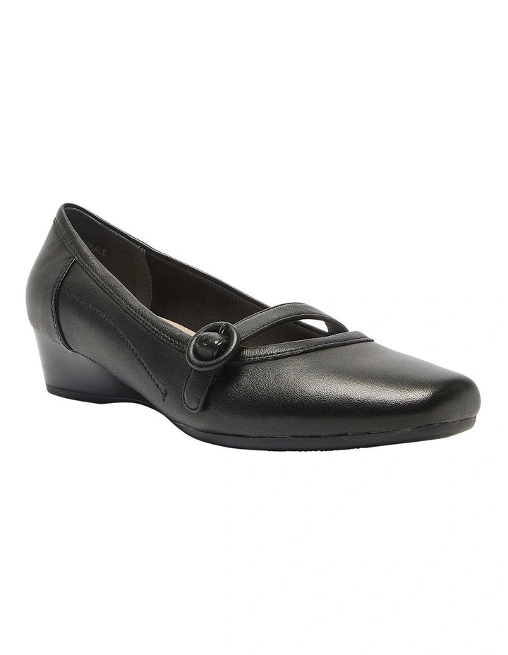 Savoy Heeled Shoes in Black Leather