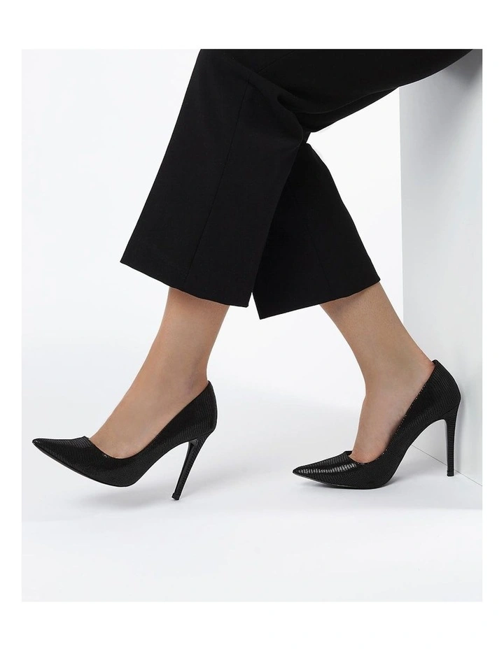 Amaretto Pump in Black
