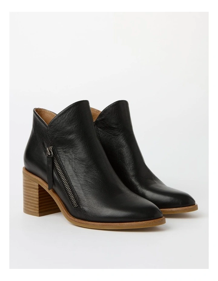 Sawyer Boot in Black Leather