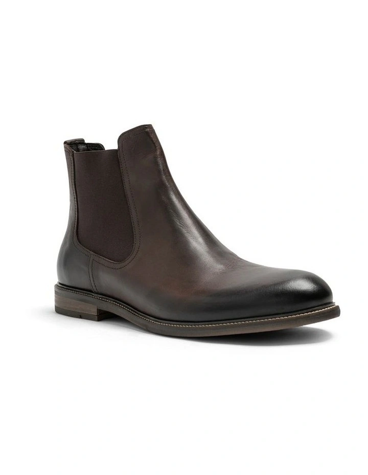 Port Chalmers Chelsea Boot in Brown