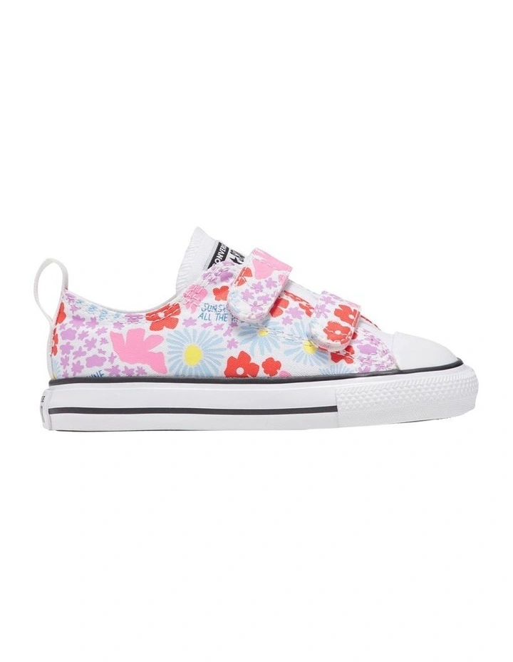 Chuck Taylor All Star 2V Nature Bloom Infant Sneakers in White