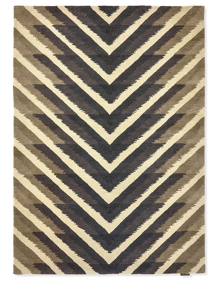 Makalu Flint Rug 142605 in Brown