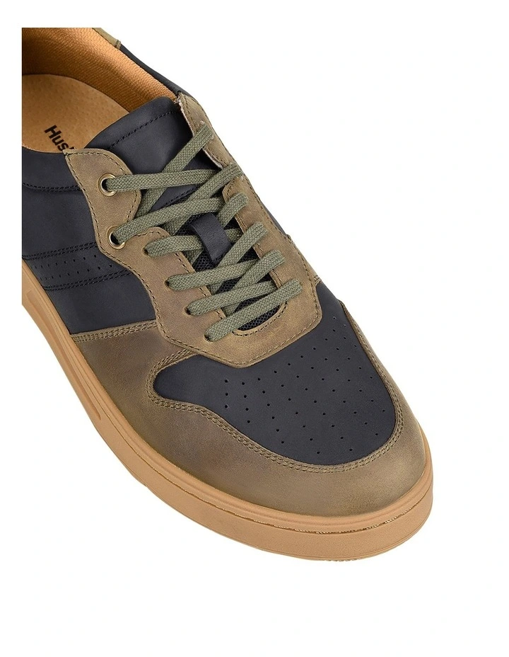 Swing Leather Sneaker in Olive/Black