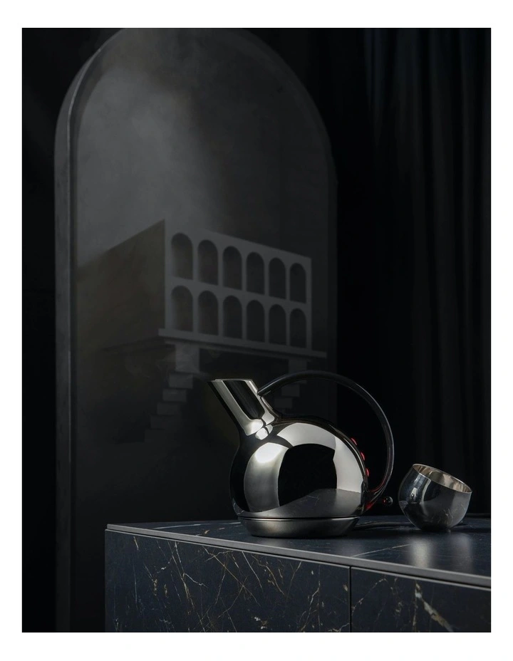 Giulietta Kettle in Chrome