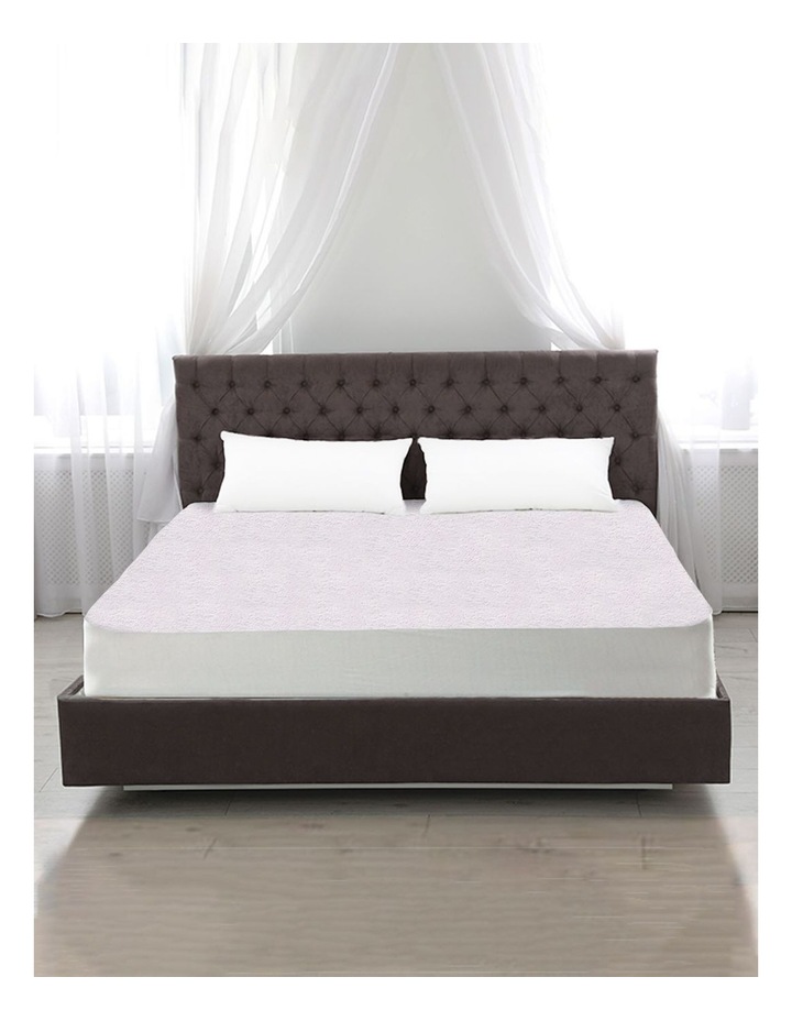 Single Fully Fitted Waterproof Mattress Protector in White