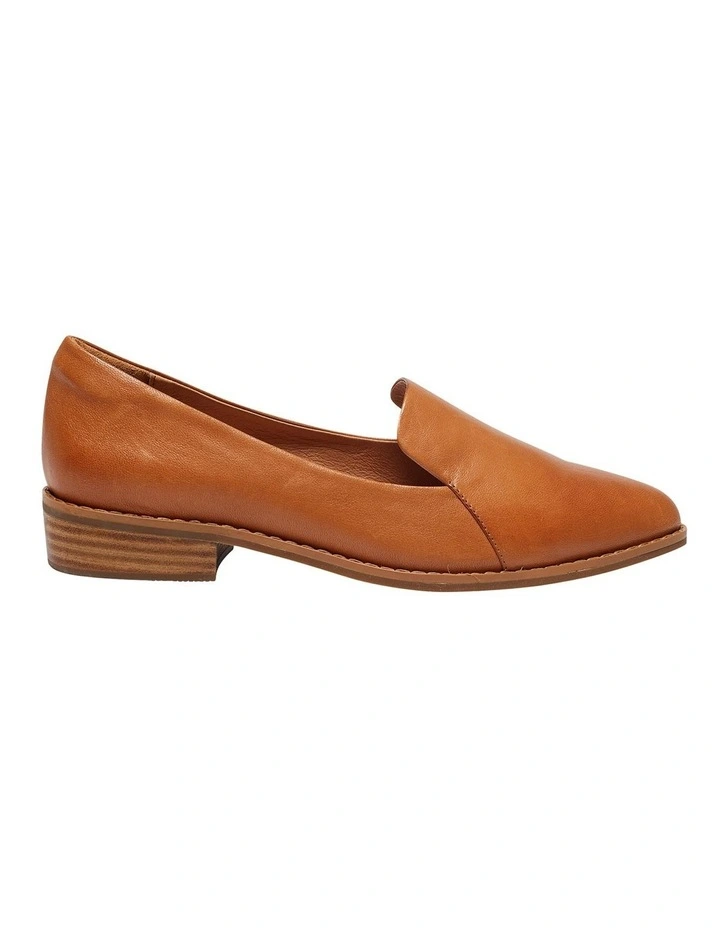 Tara Flat Shoes in Tan Leather