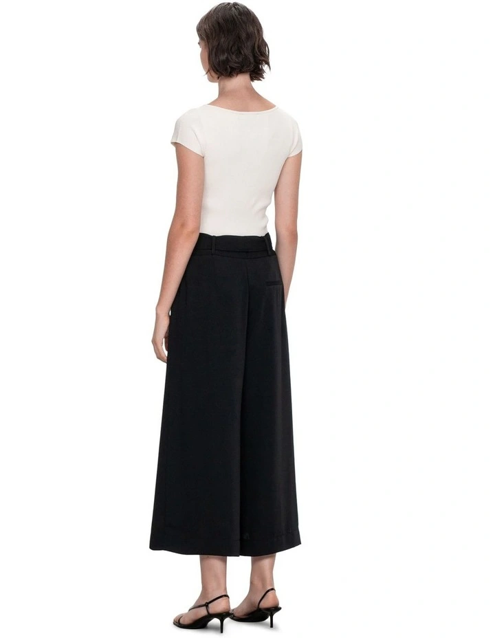 Smooth Twill Belted Culottes in Black