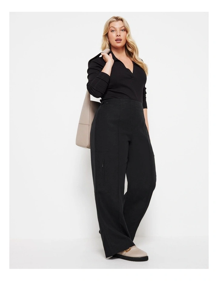The Linen Utility Pant in Black