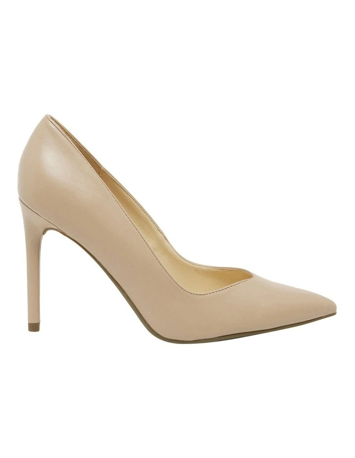 Speaks Heels in Nude
