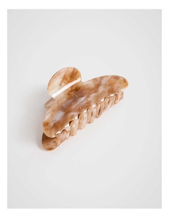 Resin Hair Claw in Fudge Tort