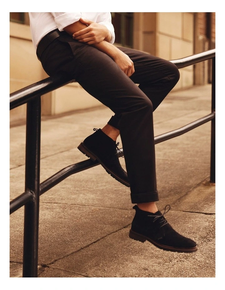 Gleeson Suede Chukka Boots in Black