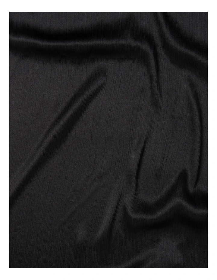 Cora Crinkle Satin Scarf in Black