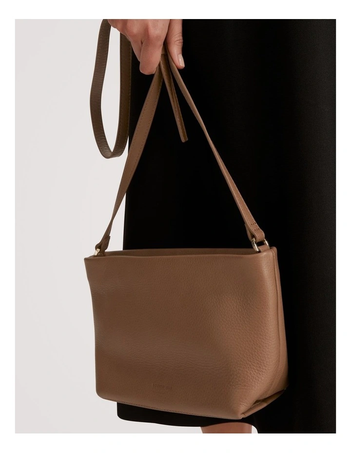 Lucy Sling in Honey