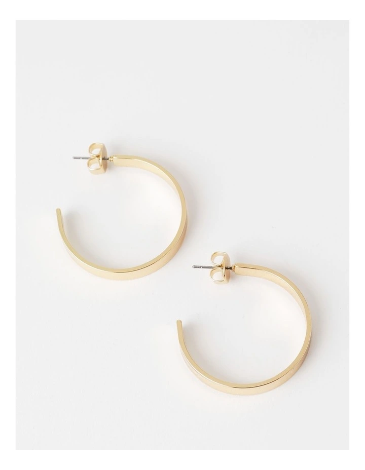 Clean Hoop Earring in Gold