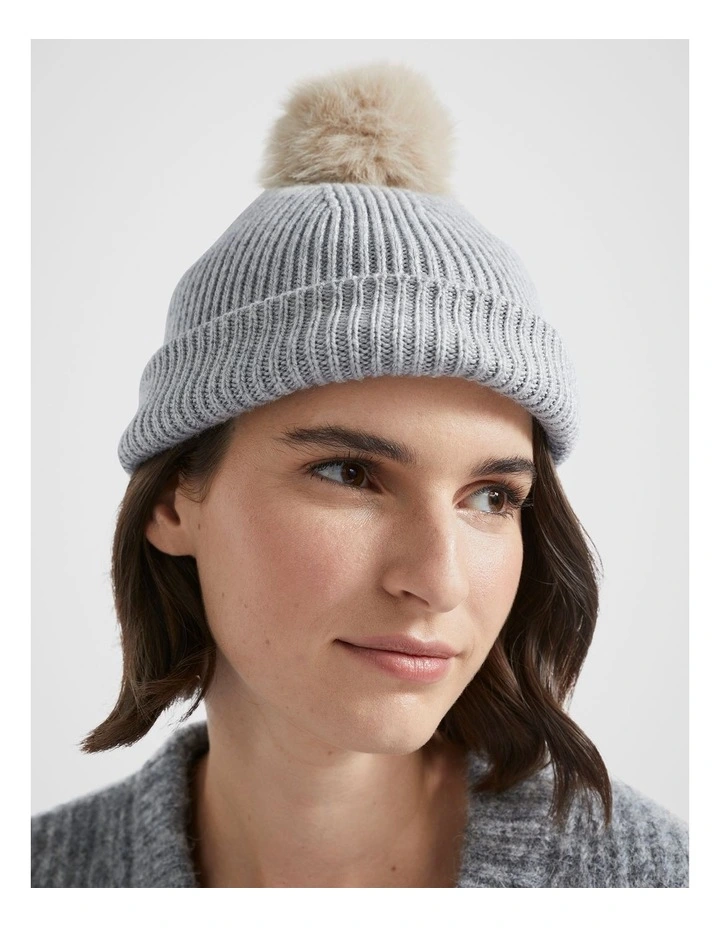 Pom Pom Beanie in Silver Marle