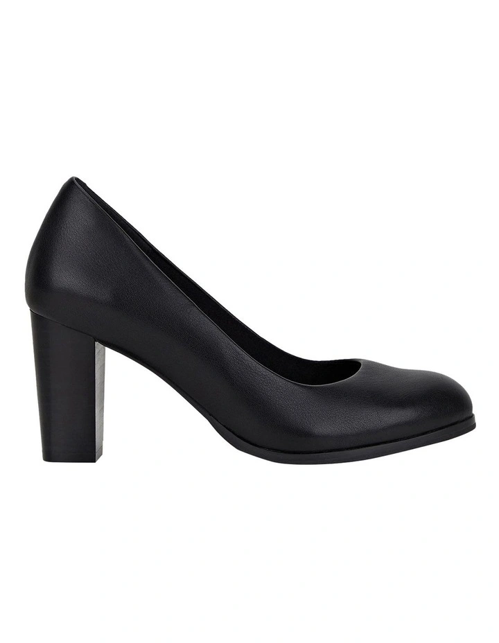 The Tall Pump Leather Heels in Black