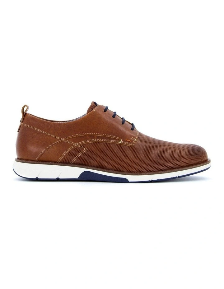 Balad Lace-Up Shoes in Tan