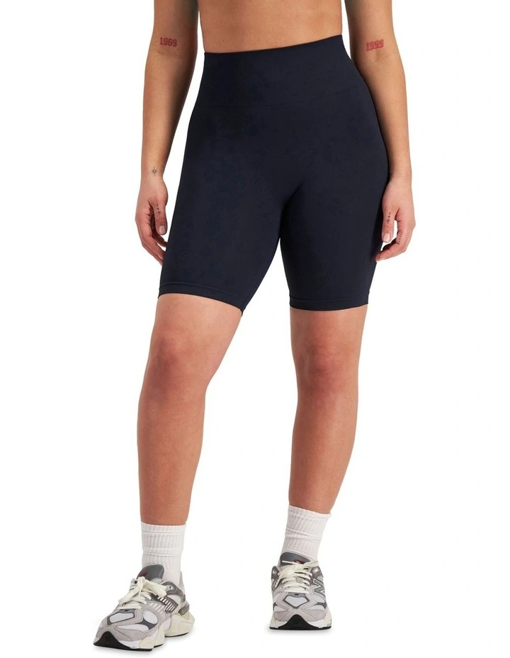 Move Seamless Bike Shorts in Captain Mccool