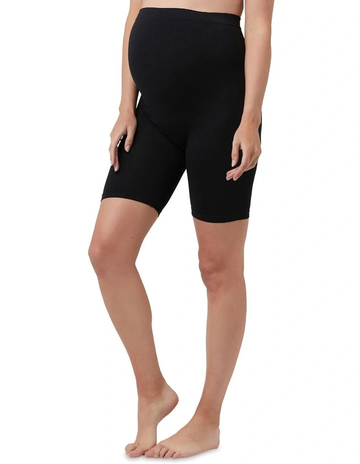 Seamless Support Shorts in Black