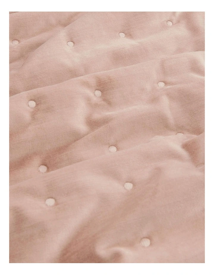 Maney Throw in Fawn