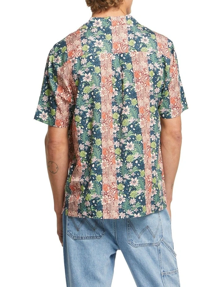 Aloha Resort Shirt in Island Fauna