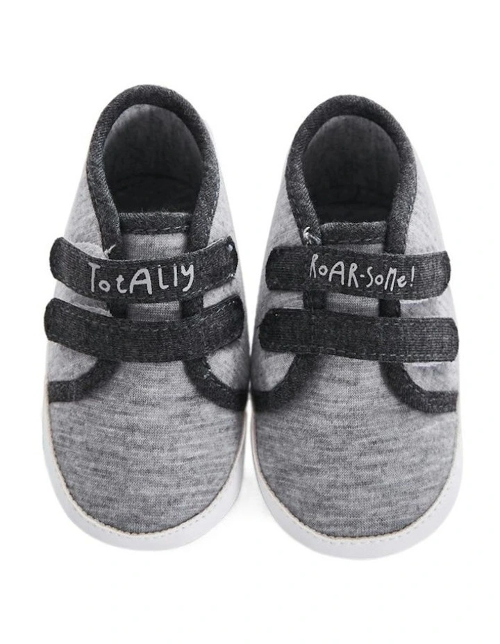 Sneakers in Grey