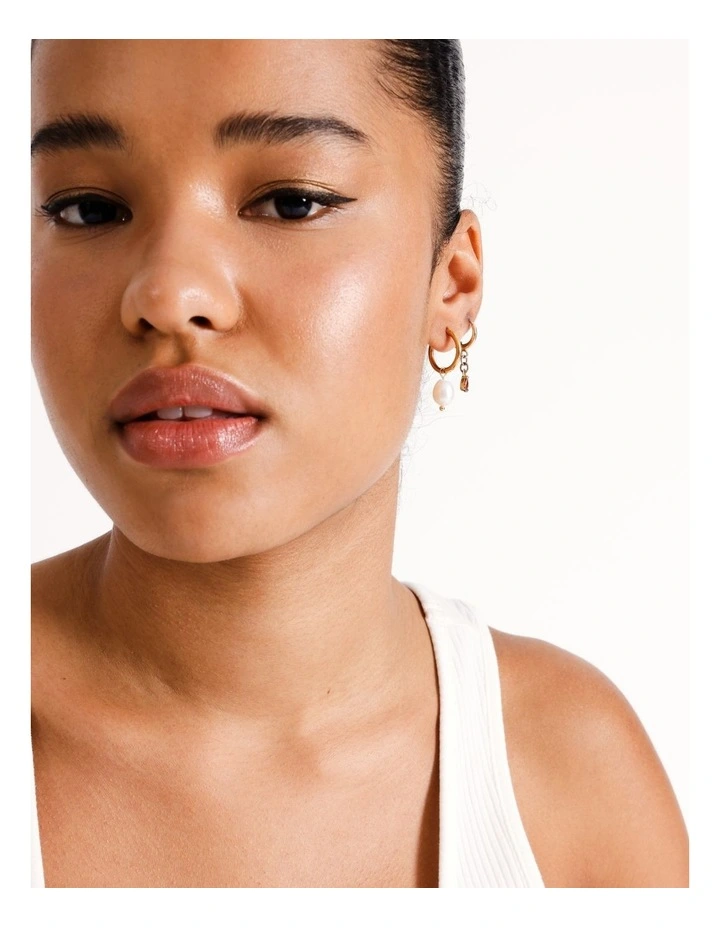 Freshwater Pearl Huggie Earring in Gold