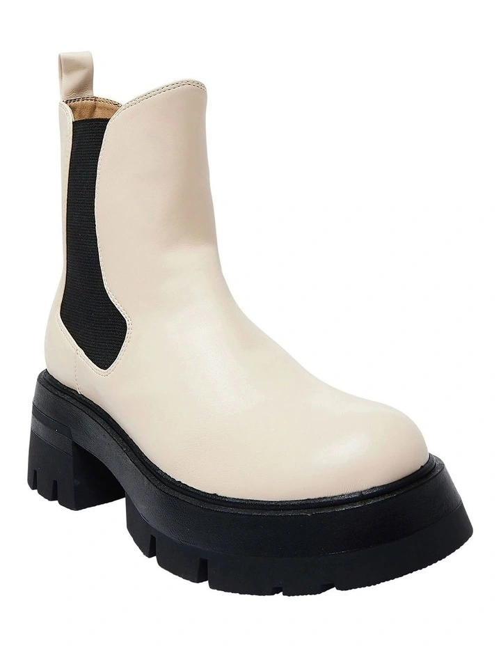 Hayes Boots in Cream