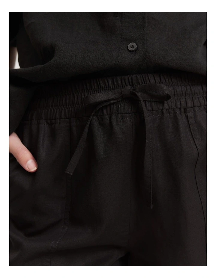 Patch Pocket Short in Black