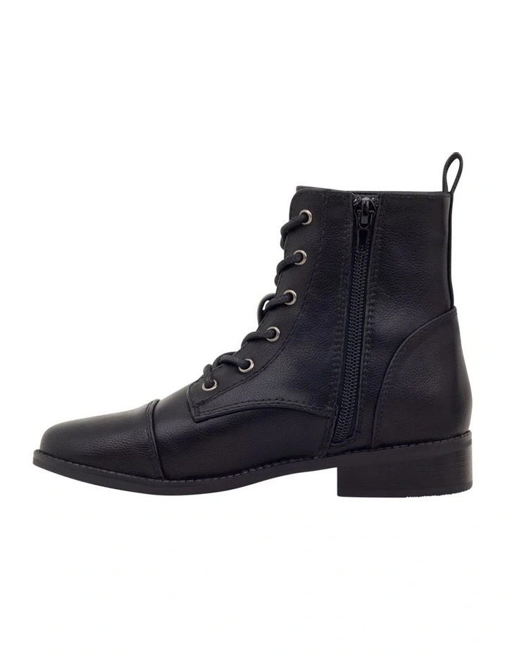 Zeal Black Boots