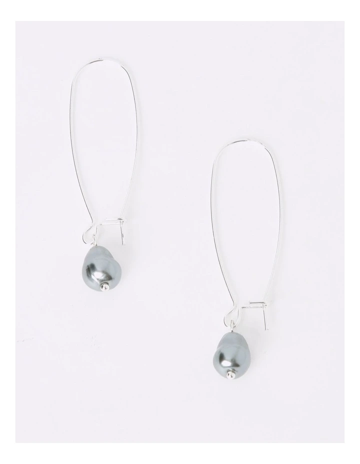 Pearl Earring in Silver