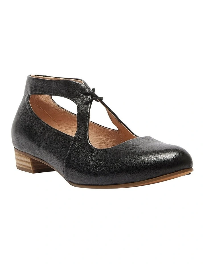 Sasha Heeled Shoes in Black Leather