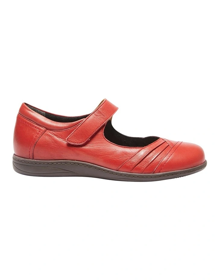 Larissa Flat Shoes In Red Glove