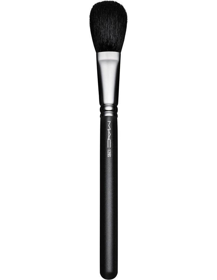 Powder Blush Brush in Black
