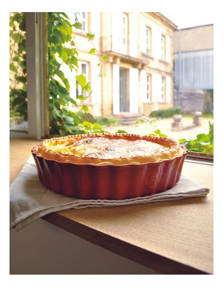 Ruffled Tart Dish 1L in Burgundy