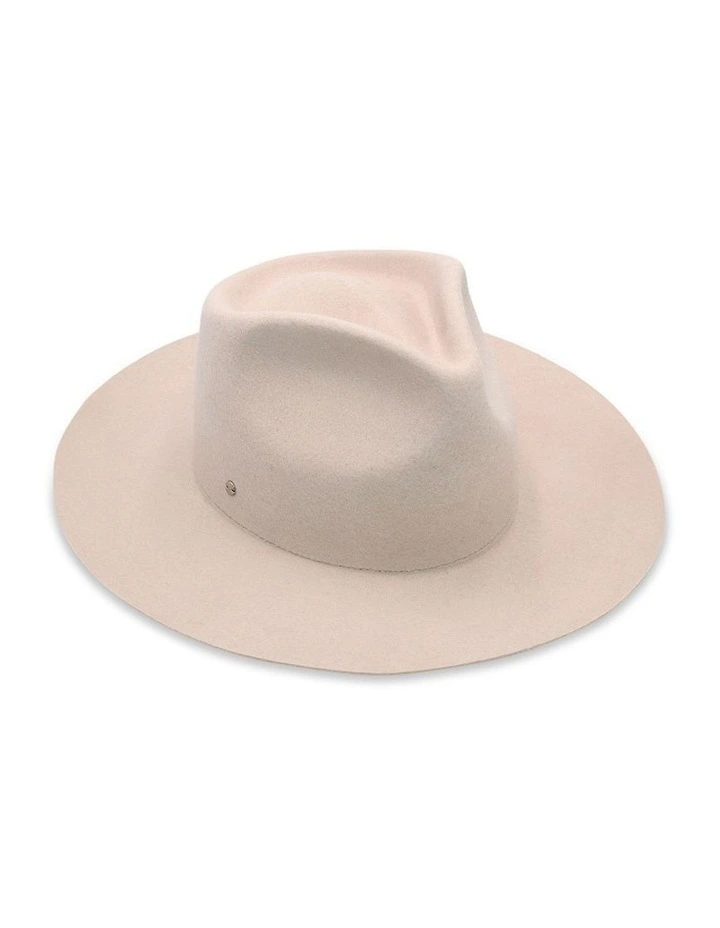 Amie Fedora in Beige