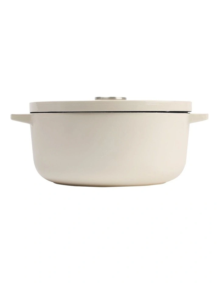 Covered Casserole 26cm/5.2L in Almond Cream