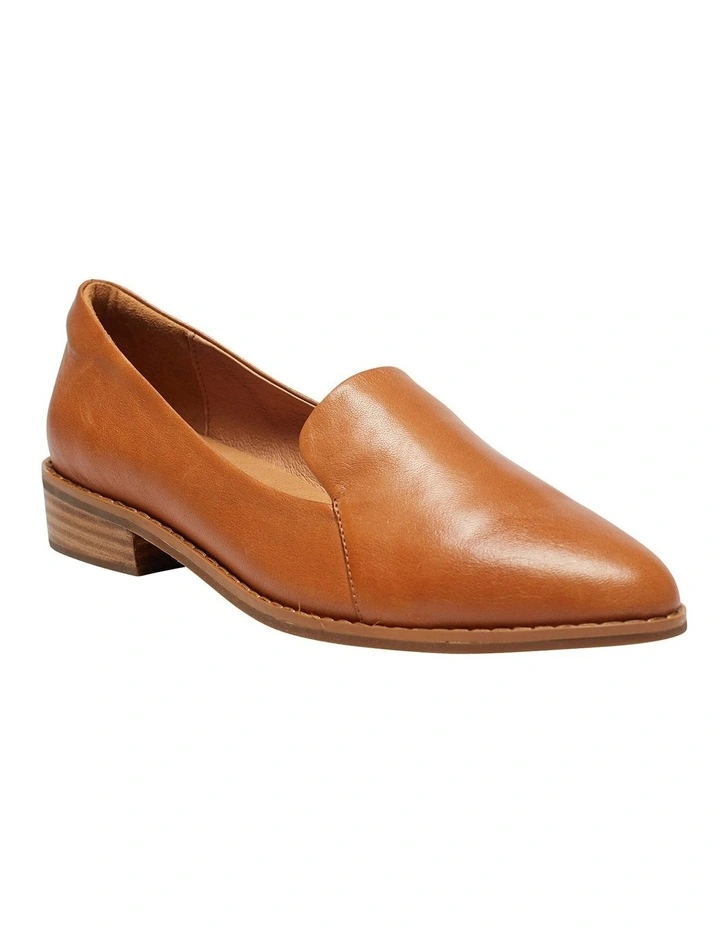 Tara Flat Shoes in Tan Leather