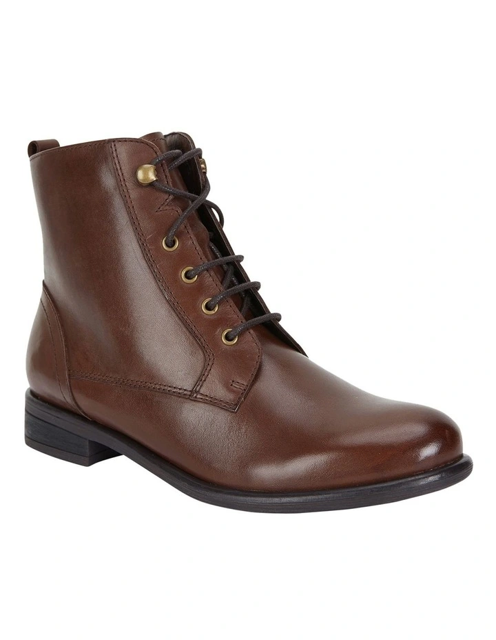 Badge Brown Glove Boots