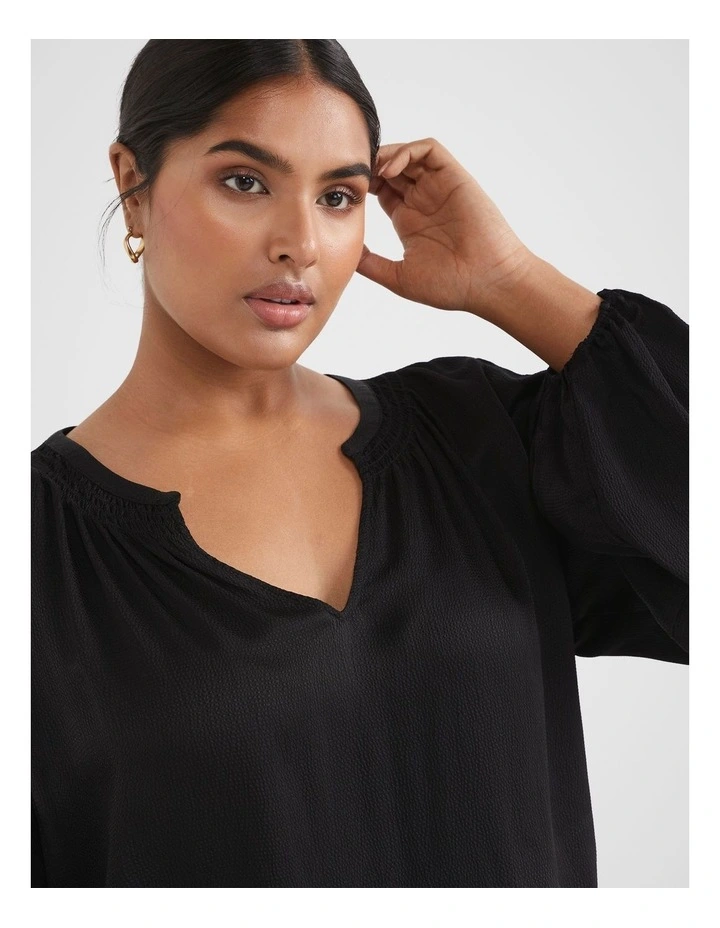 The Crinkle Draped Top In Black