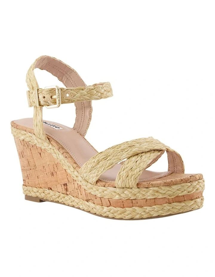 Kelisa Wedges in Beige