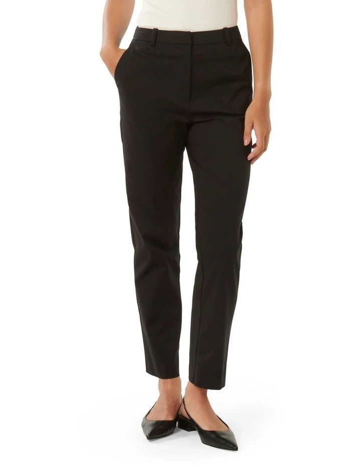 Gwen Tapered Pants in Black