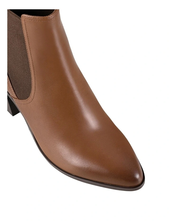 Vala Boot in Cappuccino