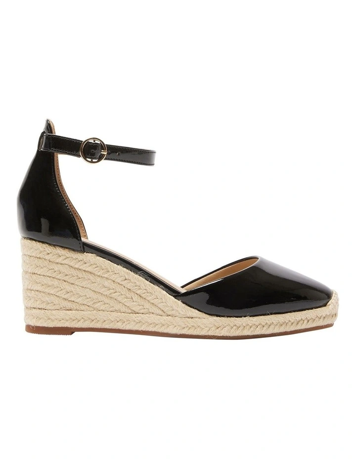 Peru Sandals in Black Patent