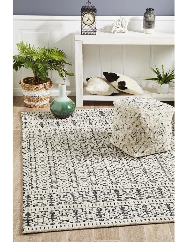 Levi Adonis Rug in Charcoal